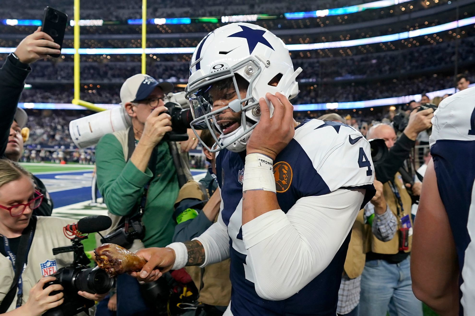 Dak Prescott leads Cowboys to 13th straight home win over Commanders on Thanksgiving