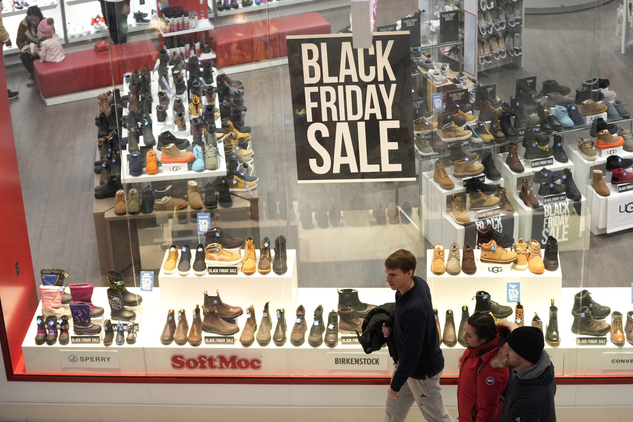 People shop at Mall of America for lt;HIT gt;Black lt;/HIT gt; lt;HIT gt;Friday lt;/HIT gt; deals, lt;HIT gt;Friday lt;/HIT gt;, Nov. 24, 2023, in Bloomington, Minn. (AP Photo/Abbie Parr)